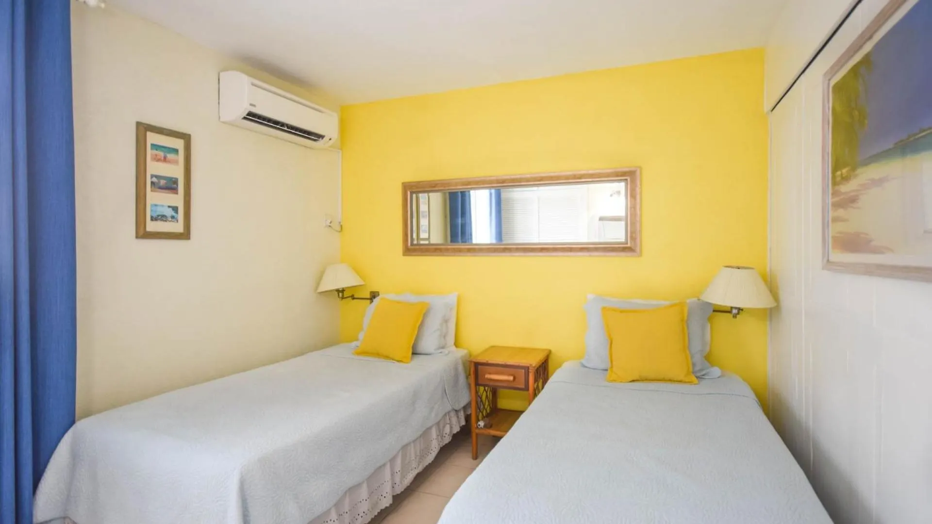 Charming 2 Bedroom Apt On Gorgeous Quiet Beach - Sea Star 3 Apts Bridgetown
