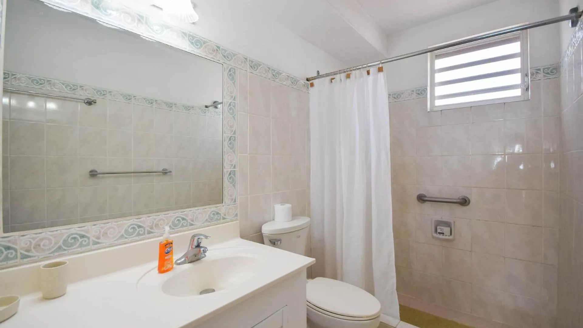 Apartment Charming 2 Bedroom Apt On Gorgeous Quiet Beach - Sea Star 3 Apts Bridgetown