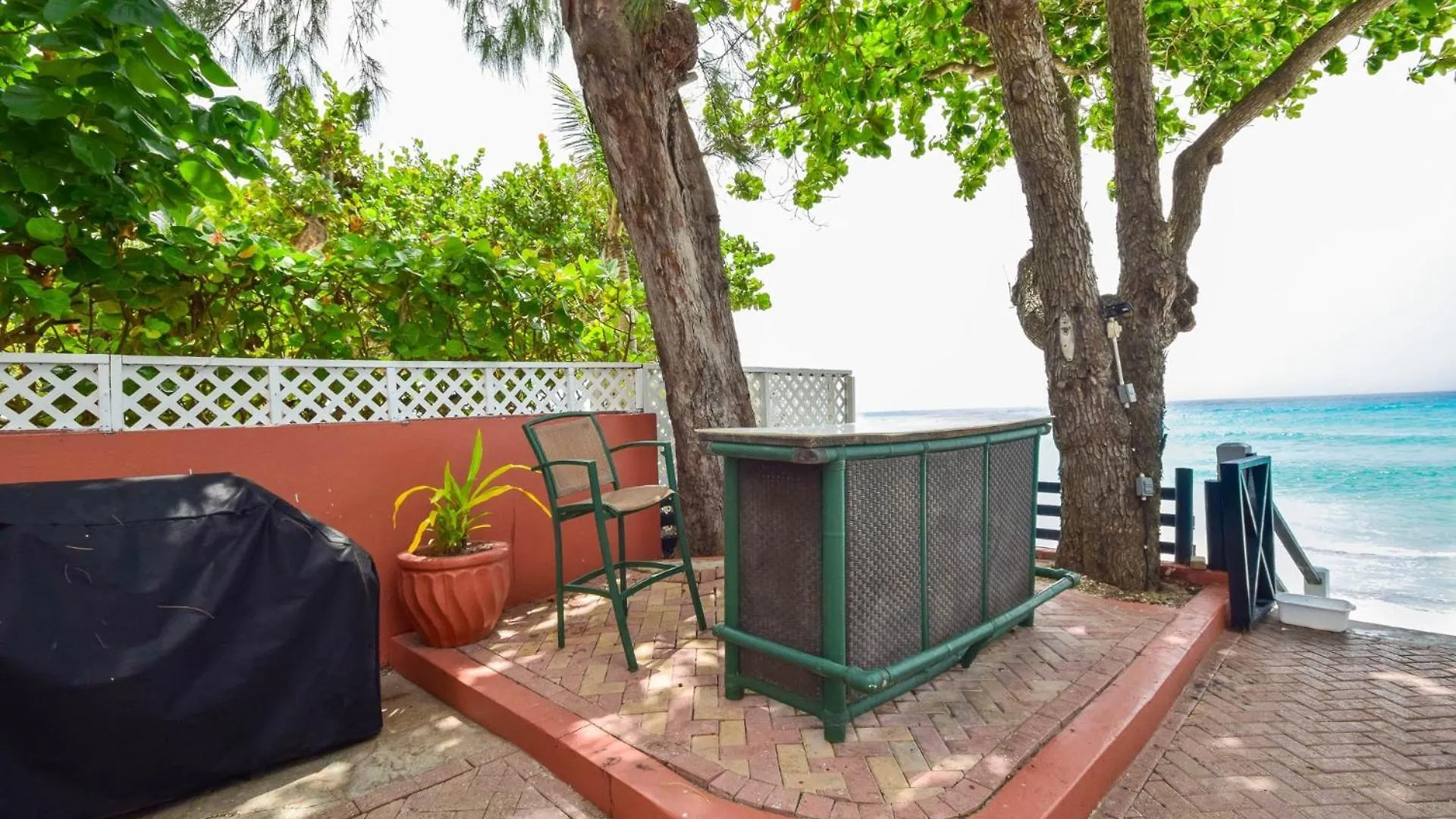 Charming 2 Bedroom Apt On Gorgeous Quiet Beach - Sea Star 3 Apts Bridgetown 0*,  Barbados