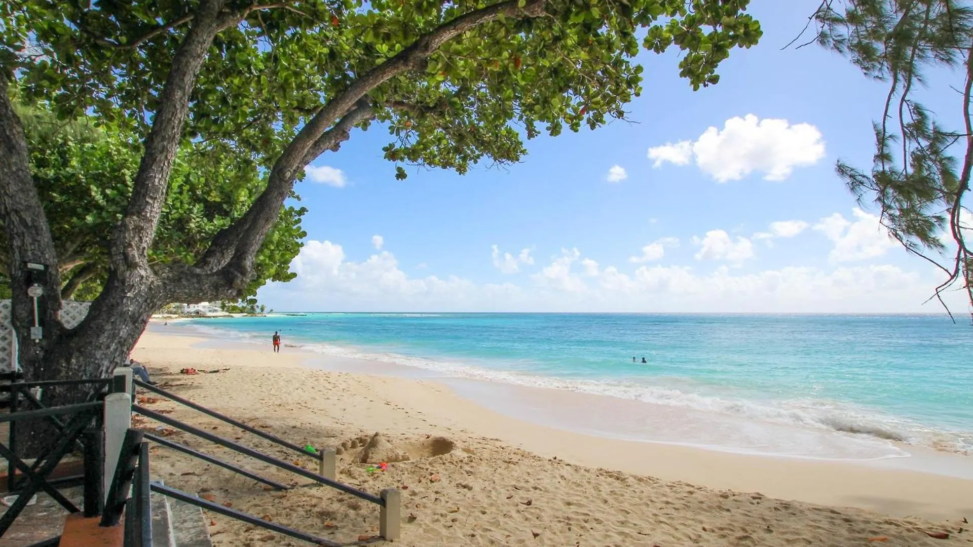 Charming 2 Bedroom Apt On Gorgeous Quiet Beach - Sea Star 3 Apts Bridgetown
