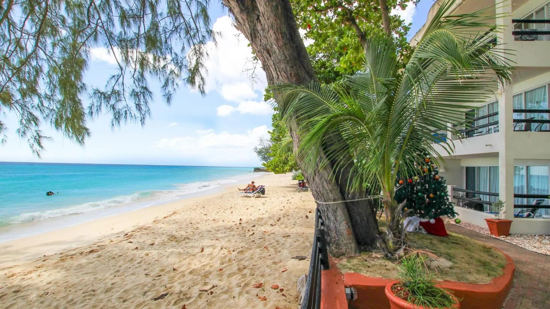 Charming 2 Bedroom Apt On Gorgeous Quiet Beach - Sea Star 3 Apts Bridgetown Apartment